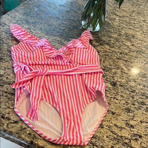 NWOT Pink and White Striped Vineyard Vines Ruffle Swimsuit - Picture 5 of 7